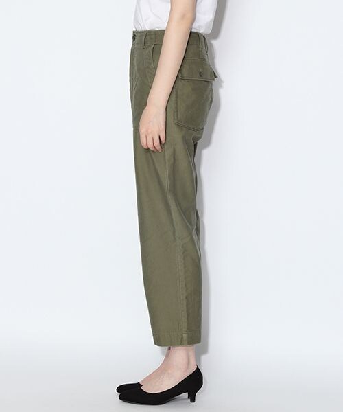 niko and...（ニコアンド）の「綿ファティーグパンツ（パンツ・オリーブ・M/L）」の3枚目の写真