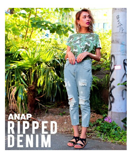 ANAP(アナップ)の「星ステッチ ペイント&クラッシュデニムパンツ(パンツ・レディース・ワンカラー・S/M)」の1枚目の写真