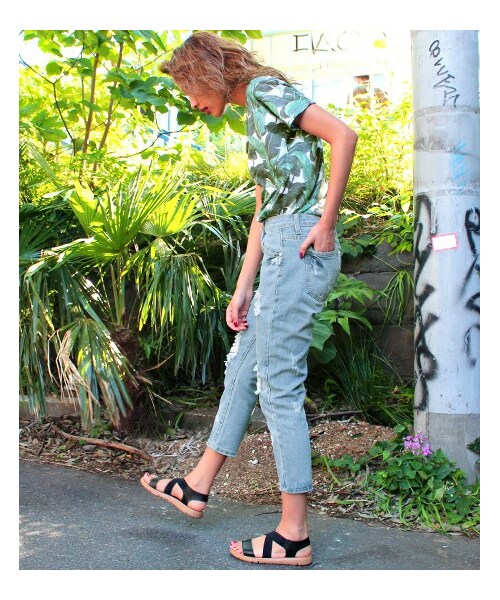 ANAP(アナップ)の「星ステッチ ペイント&クラッシュデニムパンツ(パンツ・レディース・ワンカラー・S/M)」の3枚目の写真