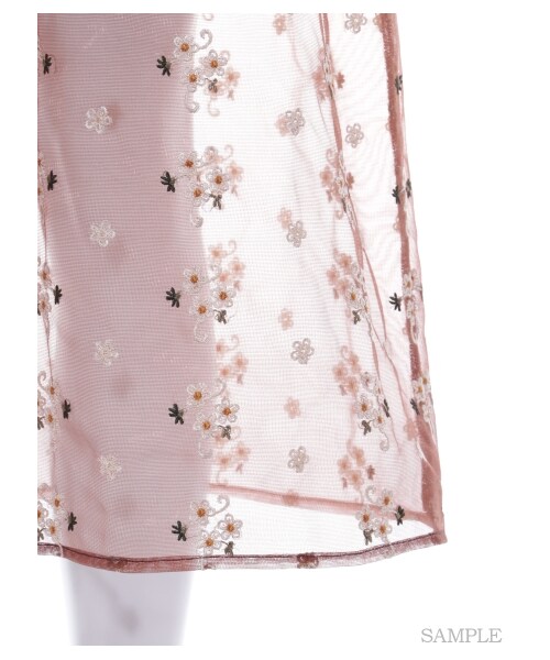 LILY BROWN（リリーブラウン）の「チュール小花刺繍ワンピース（膝丈  