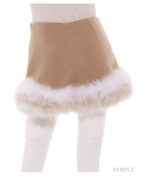 新品 ¥11440リリーブラウン Lily Brown ショートパンツ　フェザー 新品 ¥11440リリーブラウン Lily Brown ショートパンツフェザー