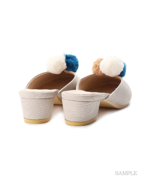 LILY BROWN（リリーブラウン）の「ポンポン付フラットミュール（フラットシューズ・レディース・IVR/GRN/BRW・S/M/L）」の5枚目の写真
