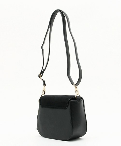 archives（アルシーヴ）の「タッセル付ミニショルダー（ショルダーバッグ・レディース・オフホワイト/ブラック/キャメル/ワイン・MEDIUM）」の5枚目の写真