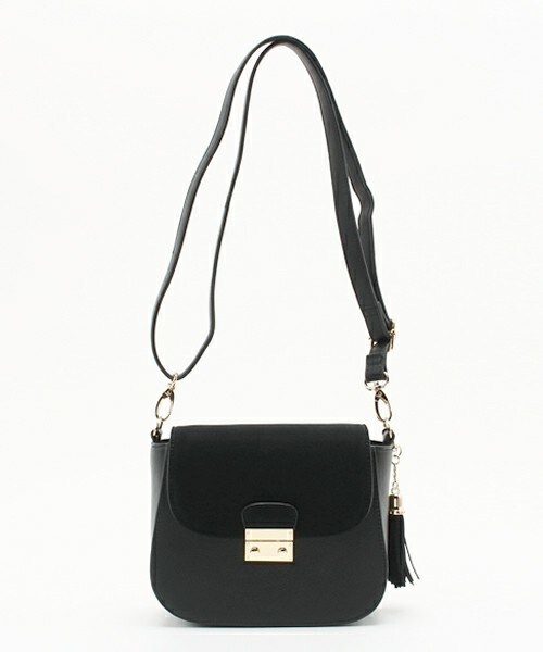 archives（アルシーヴ）の「タッセル付ミニショルダー（ショルダーバッグ・レディース・オフホワイト/ブラック/キャメル/ワイン・MEDIUM）」の2枚目の写真