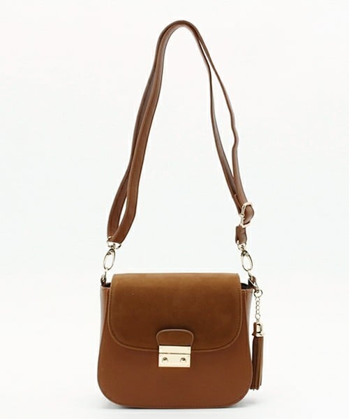 archives（アルシーヴ）の「タッセル付ミニショルダー（ショルダーバッグ・レディース・オフホワイト/ブラック/キャメル/ワイン・MEDIUM）」の3枚目の写真