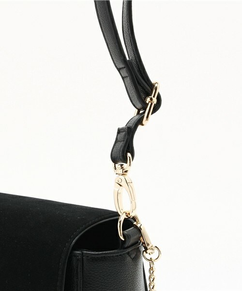 archives（アルシーヴ）の「タッセル付ミニショルダー（ショルダーバッグ・レディース・オフホワイト/ブラック/キャメル/ワイン・MEDIUM）」の6枚目の写真