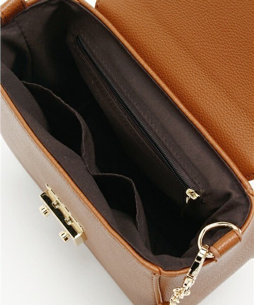 archives（アルシーヴ）の「タッセル付ミニショルダー（ショルダーバッグ・レディース・オフホワイト/ブラック/キャメル/ワイン・MEDIUM）」の11枚目の写真