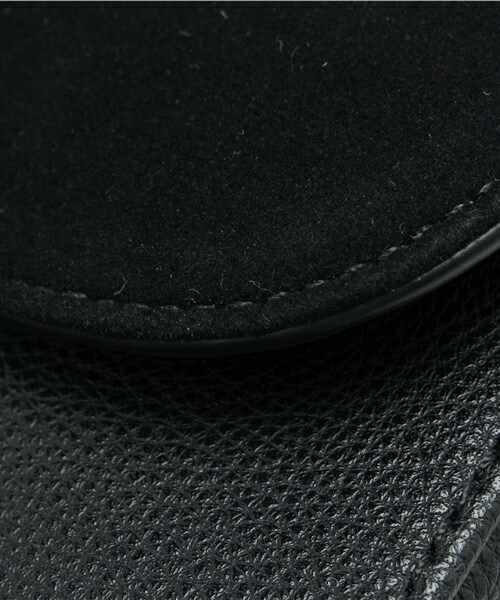 archives（アルシーヴ）の「タッセル付ミニショルダー（ショルダーバッグ・レディース・オフホワイト/ブラック/キャメル/ワイン・MEDIUM）」の10枚目の写真