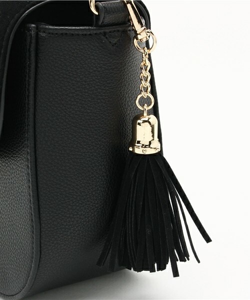 archives（アルシーヴ）の「タッセル付ミニショルダー（ショルダーバッグ・レディース・オフホワイト/ブラック/キャメル/ワイン・MEDIUM）」の7枚目の写真