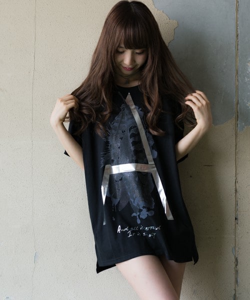 CASPER JOHN AIVER(キャスパージョンアイバー)の「CASPER JOHN AIVER ビッグAロングTシャツ(Tシャツ/カットソー・メンズ・ホワイト/ブラック・FREE)」の4枚目の写真