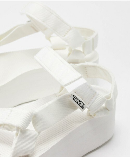 Teva（テバ）の「ウィメンズ テバ フラットフォーム 厚底サンダル Teva FLATFORM UNIVERSAL 1008844（サンダル・レディース・ホワイト・23cm/24cm/25cm）」の7枚目の写真