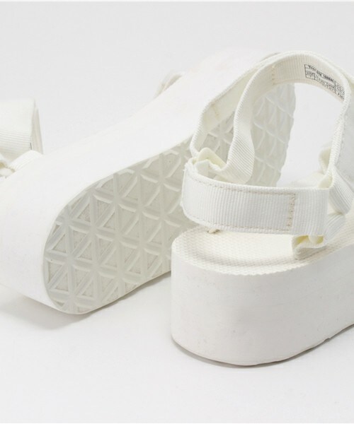 Teva（テバ）の「ウィメンズ テバ フラットフォーム 厚底サンダル Teva FLATFORM UNIVERSAL 1008844（サンダル・レディース・ホワイト・23cm/24cm/25cm）」の9枚目の写真