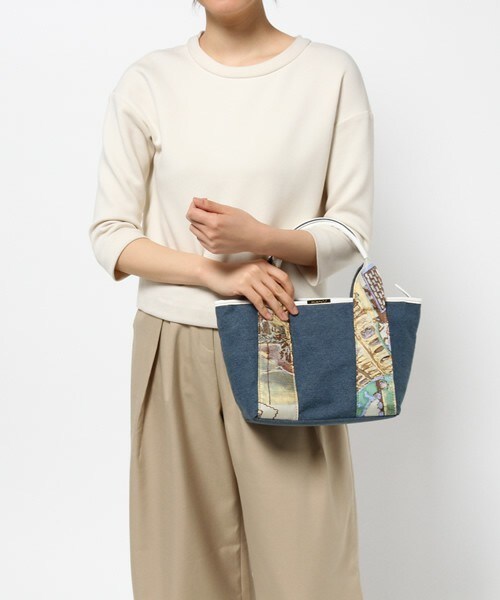 Bou Jeloud（ブージュルード）の「デニム×スカーフ トートバッグ(小)（トートバッグ・レディース・オフホワイト/ブルー・ONE SIZE）」の11枚目の写真
