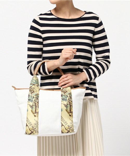 Bou Jeloud(ブージュルード)の「デニム×スカーフ大トートバッグ(トートバッグ・レディース・オフホワイト/ブルー・FREE)」の13枚目の写真