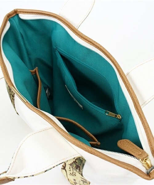 Bou Jeloud(ブージュルード)の「デニム×スカーフ大トートバッグ(トートバッグ・レディース・オフホワイト/ブルー・FREE)」の11枚目の写真