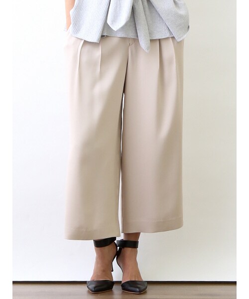 qualite(カリテ)の「ドレープタックパンツ【予約】(パンツ・レディース・ブラック/ベージュ・1/2)」の1枚目の写真
