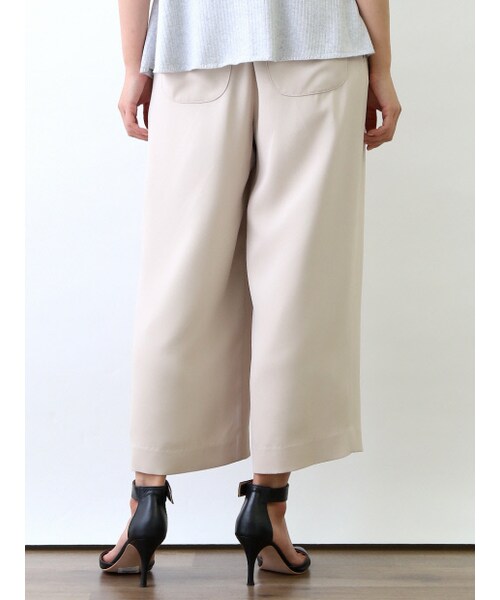 qualite(カリテ)の「ドレープタックパンツ【予約】(パンツ・レディース・ブラック/ベージュ・1/2)」の5枚目の写真