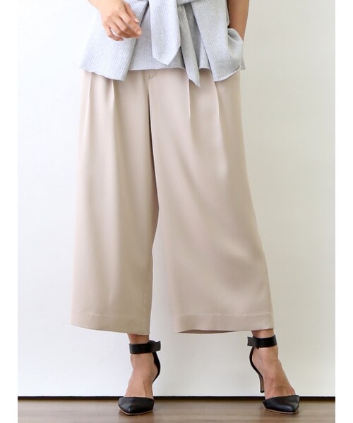 qualite(カリテ)の「ドレープタックパンツ【予約】(パンツ・レディース・ブラック/ベージュ・1/2)」の3枚目の写真