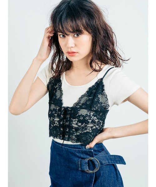 EVRIS（エヴリス）の「レースアップレースビスチェ（トップス・レディース・ホワイト/ブラック/ピンク・F）」の4枚目の写真