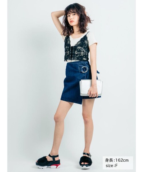 EVRIS（エヴリス）の「レースアップレースビスチェ（トップス・レディース・ホワイト/ブラック/ピンク・F）」の5枚目の写真