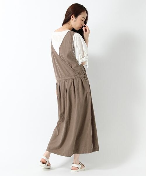 studio CLIP（スタディオクリップ）の「コットンリネンクロス2WAYワンピース（ワンピース/ドレス・ベージュ/ネイビー・F）」の4枚目の写真