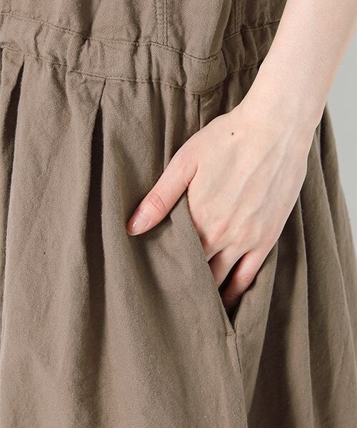 studio CLIP（スタディオクリップ）の「コットンリネンクロス2WAYワンピース（ワンピース/ドレス・ベージュ/ネイビー・F）」の6枚目の写真