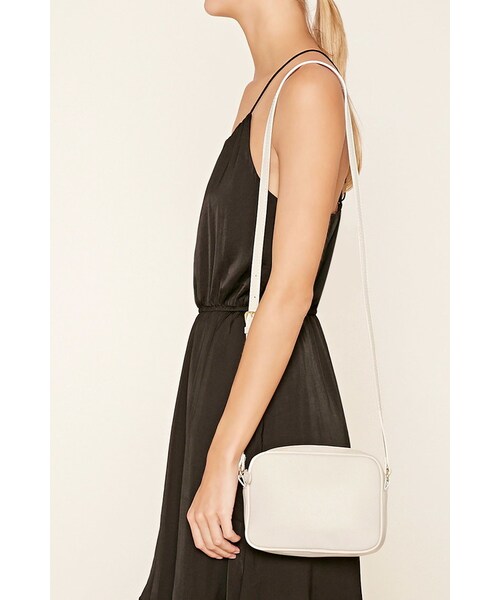 FOREVER 21（フォーエバー トゥエンティーワン）の「FOREVER 21 Faux Leather Crossbody（ショルダーバッグ・レディース・Black/White/Red・ONE SIZE）」の8枚目の写真