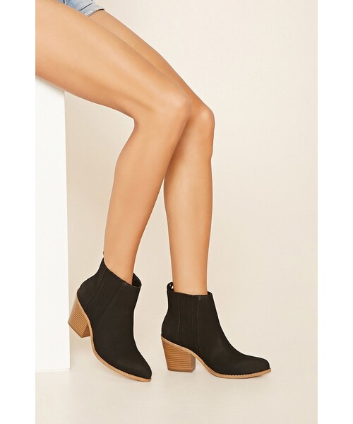 FOREVER 21(フォーエバー トゥエンティーワン)の「FOREVER 21 Faux Leather Chelsea Boots(ブーツ・レディース・Black/Brown・5.5/6/6.5/7/7.5/8/8.5/9/10)」の1枚目の写真