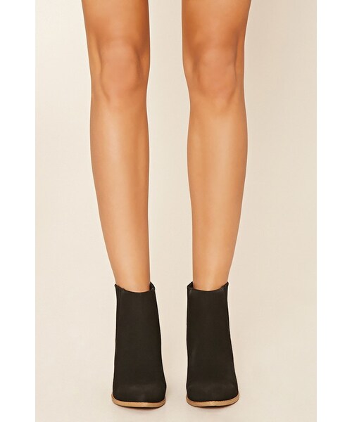 FOREVER 21(フォーエバー トゥエンティーワン)の「FOREVER 21 Faux Leather Chelsea Boots(ブーツ・レディース・Black/Brown・5.5/6/6.5/7/7.5/8/8.5/9/10)」の6枚目の写真