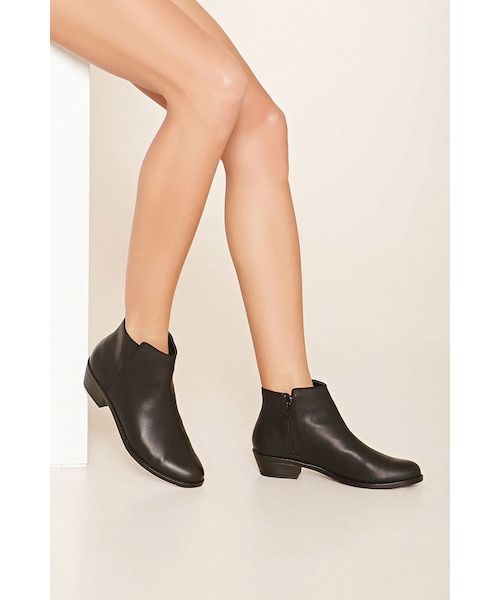 FOREVER 21（フォーエバー トゥエンティーワン）の「FOREVER 21 Faux Leather Chelsea Boots（ブーツ・レディース・Black/Brown/Gray・5.5/6/6.5/7/7.5/8/8.5/9/10）」の8枚目の写真