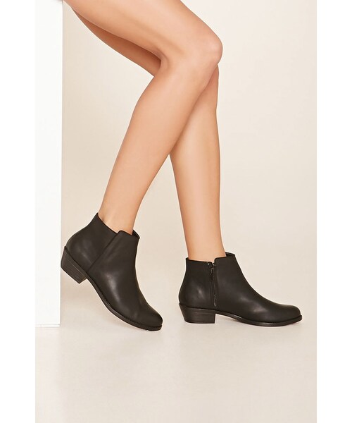 FOREVER 21（フォーエバー トゥエンティーワン）の「FOREVER 21 Faux Leather Chelsea Boots（ブーツ・レディース・Black/Brown/Gray・5.5/6/6.5/7/7.5/8/8.5/9/10）」の13枚目の写真