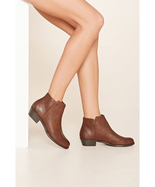 FOREVER 21（フォーエバー トゥエンティーワン）の「FOREVER 21 Faux Leather Chelsea Boots（ブーツ・レディース・Black/Brown/Gray・5.5/6/6.5/7/7.5/8/8.5/9/10）」の15枚目の写真