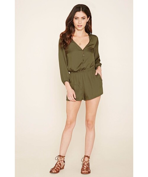 FOREVER 21(フォーエバー トゥエンティーワン)の「FOREVER 21 Buttoned Satin Romper(ワンピース・レディース・Black/Purple/Green・S/M/L)」の8枚目の写真