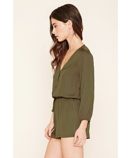 FOREVER 21(フォーエバー トゥエンティーワン)の「FOREVER 21 Buttoned Satin Romper(ワンピース・レディース・Black/Purple/Green・S/M/L)」の9枚目の写真