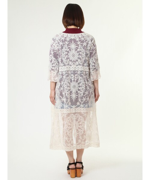 w closet（ダブルクローゼット）の「総刺繍チュールガウン（トップス・レディース・エクリュ/ブラック・FREE）」の5枚目の写真