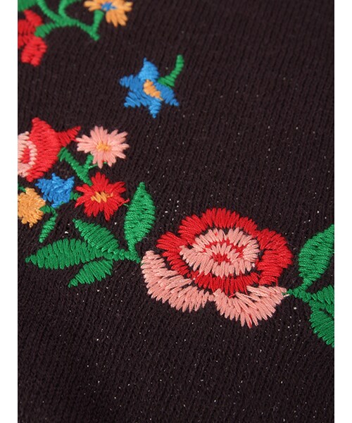 w closet(ダブルクローゼット)の「刺繍入りフレア袖ニット(トップス・レディース・オフホワイト/ラベンダー/スミクロ/オレンジ オンライン先行カラー・FREE)」の11枚目の写真