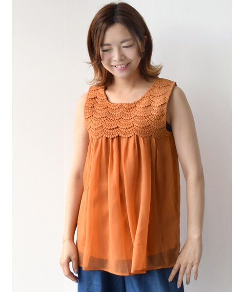 w closet(ダブルクローゼット)の「スカラップレースチュニック(トップス・レディース・オフホワイト/オレンジ/カーキ・FREE)」の4枚目の写真