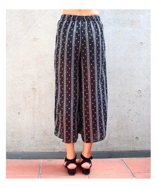 ANAP(アナップ)の「スリット入り柄シフォンパンツ(パンツ・レディース・ブラック・one size)」の5枚目の写真