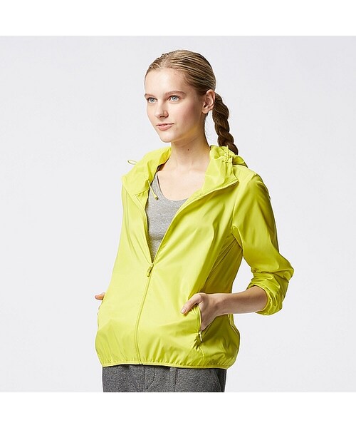 UNIQLO(ユニクロ)の「WOMEN ライトポケッタブルパーカ(ブルゾン・レディース・NAVY 69/LIGHT GRAY 02/BLACK 09/PINK 12/WHITE 00/OLIVE 57/GREEN 51/BLUE 62/BLUE 67/BEIGE 32・XXL/M/L/3XL/XL/XS/S)」の7枚目の写真