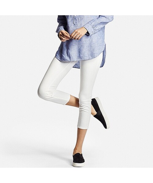 UNIQLO（ユニクロ）の「WOMEN クロップドレギンスパンツ（その他パンツ・レディース・BLACK 09/NATURAL 30/WHITE 00/YELLOW 42/PINK 10/OLIVE 57・S/L/XL/M/3XL/XXL/XS）」の2枚目の写真