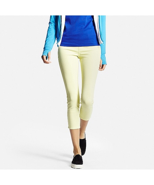 UNIQLO（ユニクロ）の「WOMEN クロップドレギンスパンツ（その他パンツ・レディース・BLACK 09/NATURAL 30/WHITE 00/YELLOW 42/PINK 10/OLIVE 57・S/L/XL/M/3XL/XXL/XS）」の5枚目の写真