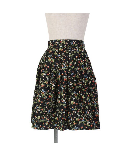 F i.n.t（フィント）の「野いちご柄タックスカート/F i.n.t（スカート・レディース・その他）」の3枚目の写真