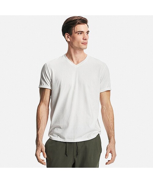 UNIQLO（ユニクロ）の「MEN スーピマコットンVネックT（半袖）（Tシャツ/カットソー・メンズ・GRAY 03/LIGHT BLUE 60/WHITE 00/BLACK 09/DARK GRAY 08/DARK GREEN 58/BLUE 63/BLUE 68/NAVY 69/RED 13・M/S/3XL/XL/L/XS/XXL/4XL）」の2枚目の写真