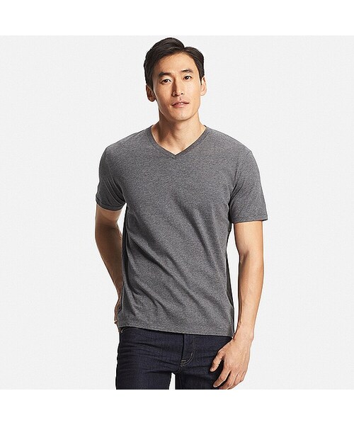 UNIQLO（ユニクロ）の「MEN スーピマコットンVネックT（半袖）（Tシャツ/カットソー・メンズ・GRAY 03/LIGHT BLUE 60/WHITE 00/BLACK 09/DARK GRAY 08/DARK GREEN 58/BLUE 63/BLUE 68/NAVY 69/RED 13・M/S/3XL/XL/L/XS/XXL/4XL）」の4枚目の写真