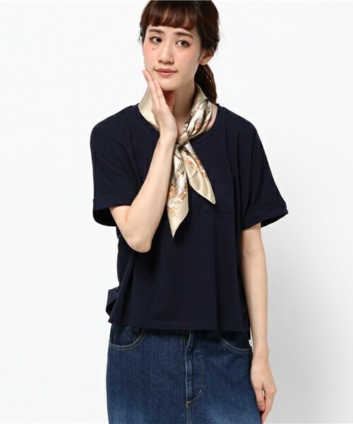 INTERPLANET(インタープラネット)の「スカーフ付デザインTシャツ(Tシャツ/カットソー・レディース・オフホワイト/カーキ/ネイビー/ボルドー・FREE)」の3枚目の写真