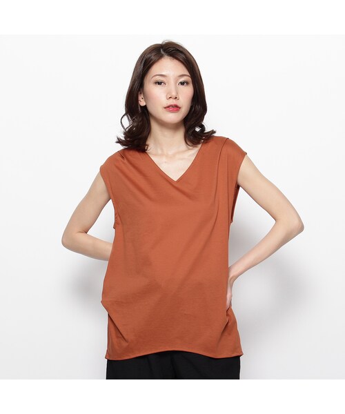 OZOC（オゾック）の「Vネックコットンノースリーブプルオーバー（トップス・レディース・レンガ/ブラック/ダークオリーブ/オフホワイト・その他）」の6枚目の写真