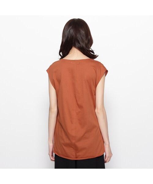 OZOC（オゾック）の「Vネックコットンノースリーブプルオーバー（トップス・レディース・レンガ/ブラック/ダークオリーブ/オフホワイト・その他）」の8枚目の写真