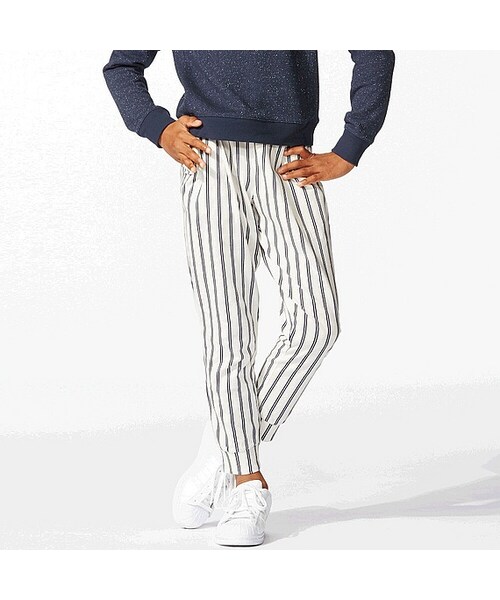 UNIQLO（ユニクロ）の「GIRLS カットソージョガーパンツ（ストライプ）（その他パンツ・キッズ・NAVY 69/OFF WHITE 01・XL/L/M/S）」の2枚目の写真