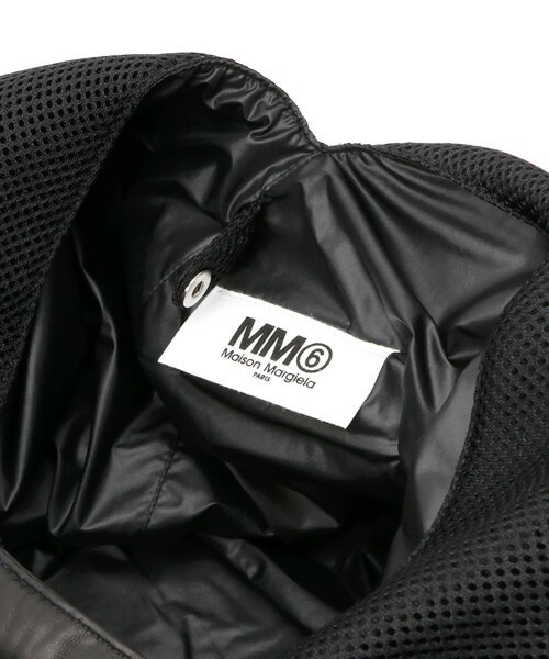 MM6 Maison Margiela（ｴﾑｴﾑｼｯｸｽ ﾒｿﾞﾝ ﾏﾙｼﾞｪﾗ）の「MM6 Maison Margiela メッシュバッグ（ハンドバッグ・レディース・ブラック/ライトグレー/ブルー・FREE）」の8枚目の写真