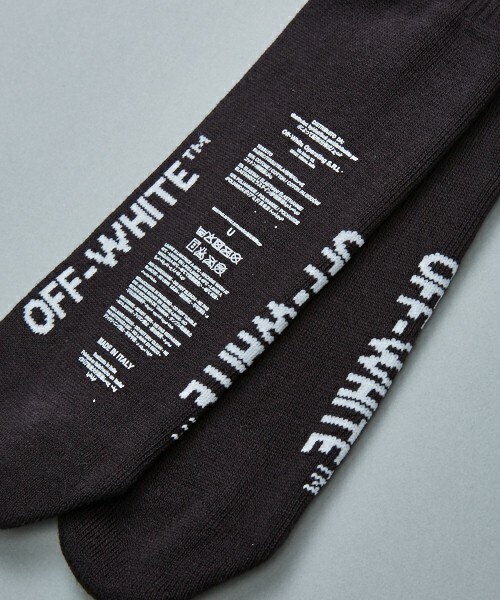 off white（オフホワイト）の「OFF WHITE 『BRUSHED DIAGONALS』ソックス（ソックス/靴下・メンズ・ブラック/ローズ・FREE）」の6枚目の写真